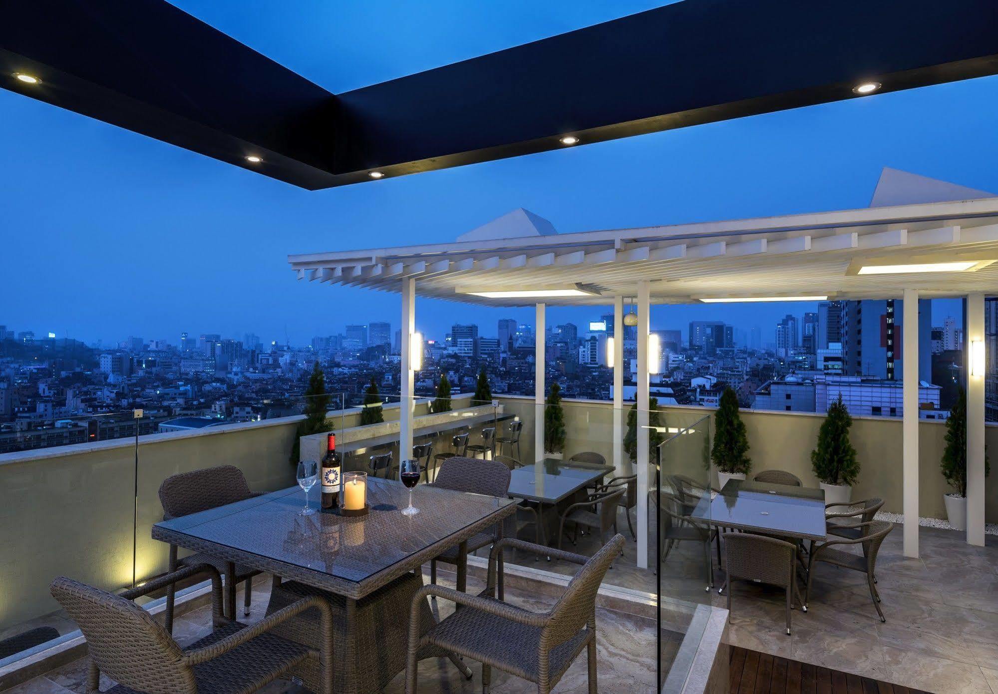 Hotel The Designers Lyj Gangnam Premier Seúl Exterior foto