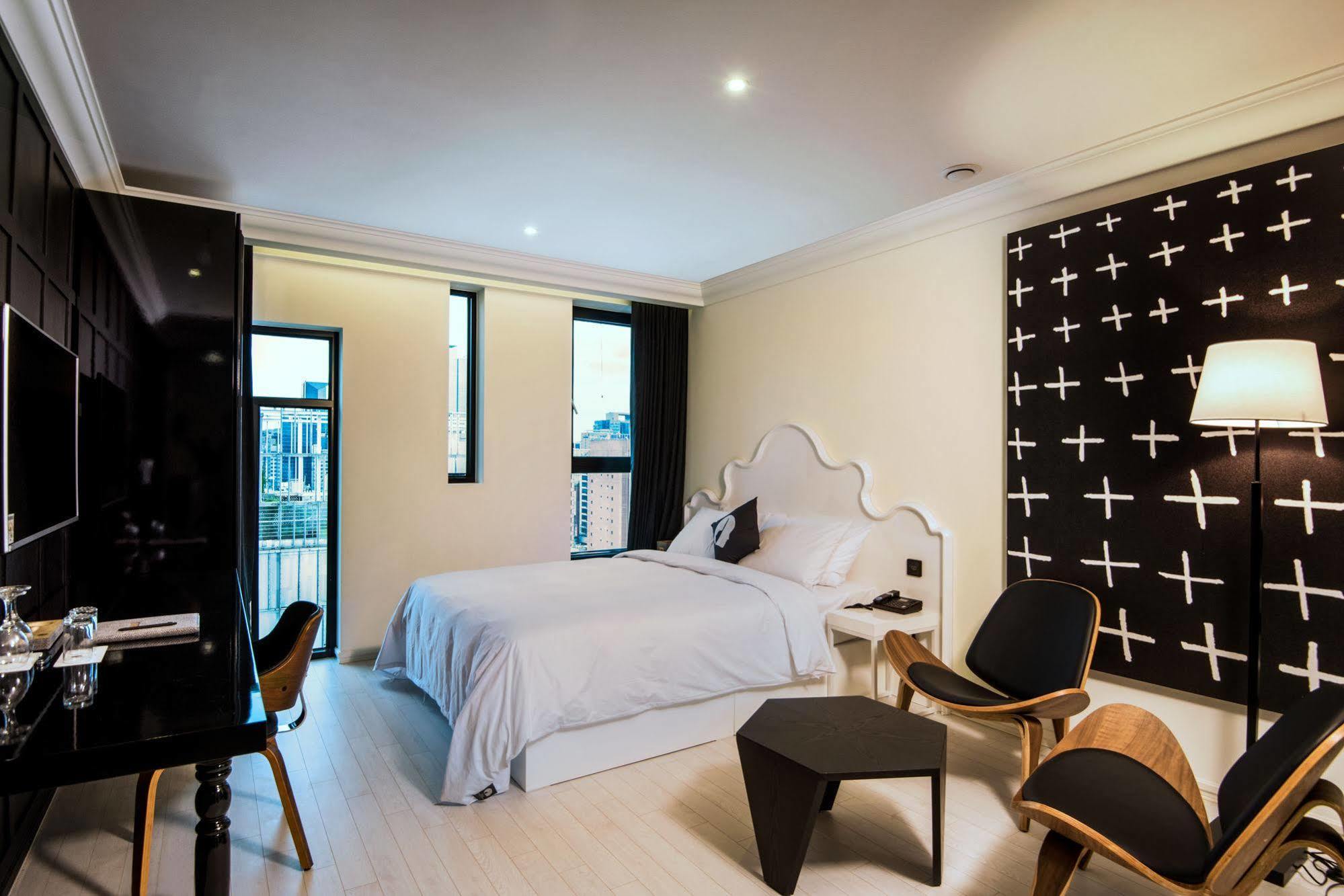 Hotel The Designers Lyj Gangnam Premier Seúl Exterior foto